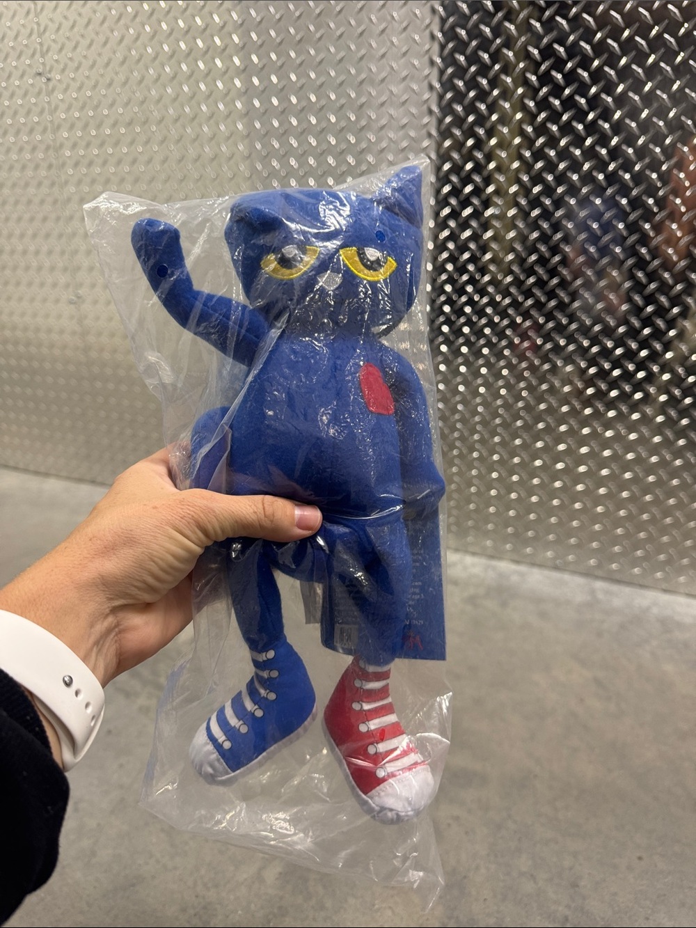 NWT! MerryMakers Pete the Cat Blue Plush Doll Stuffed Animal Red Blue Sneakers